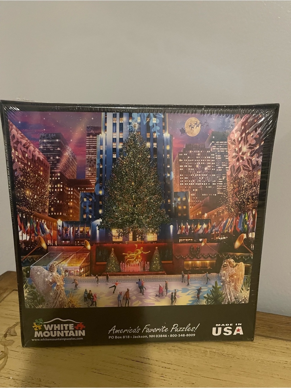 White Mountain 2023 Rockefeller Center Holiday Tree 1000 pcs Green & Gold Lights